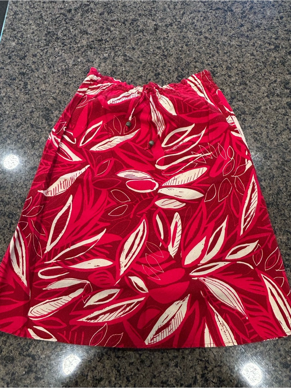 H&M Red and Cream Leaf-Print Skirt